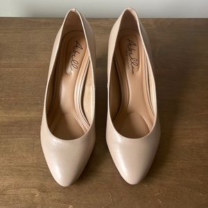 Abella True Comfort Heels (Galaxy, Taupe Vinci, 8M)